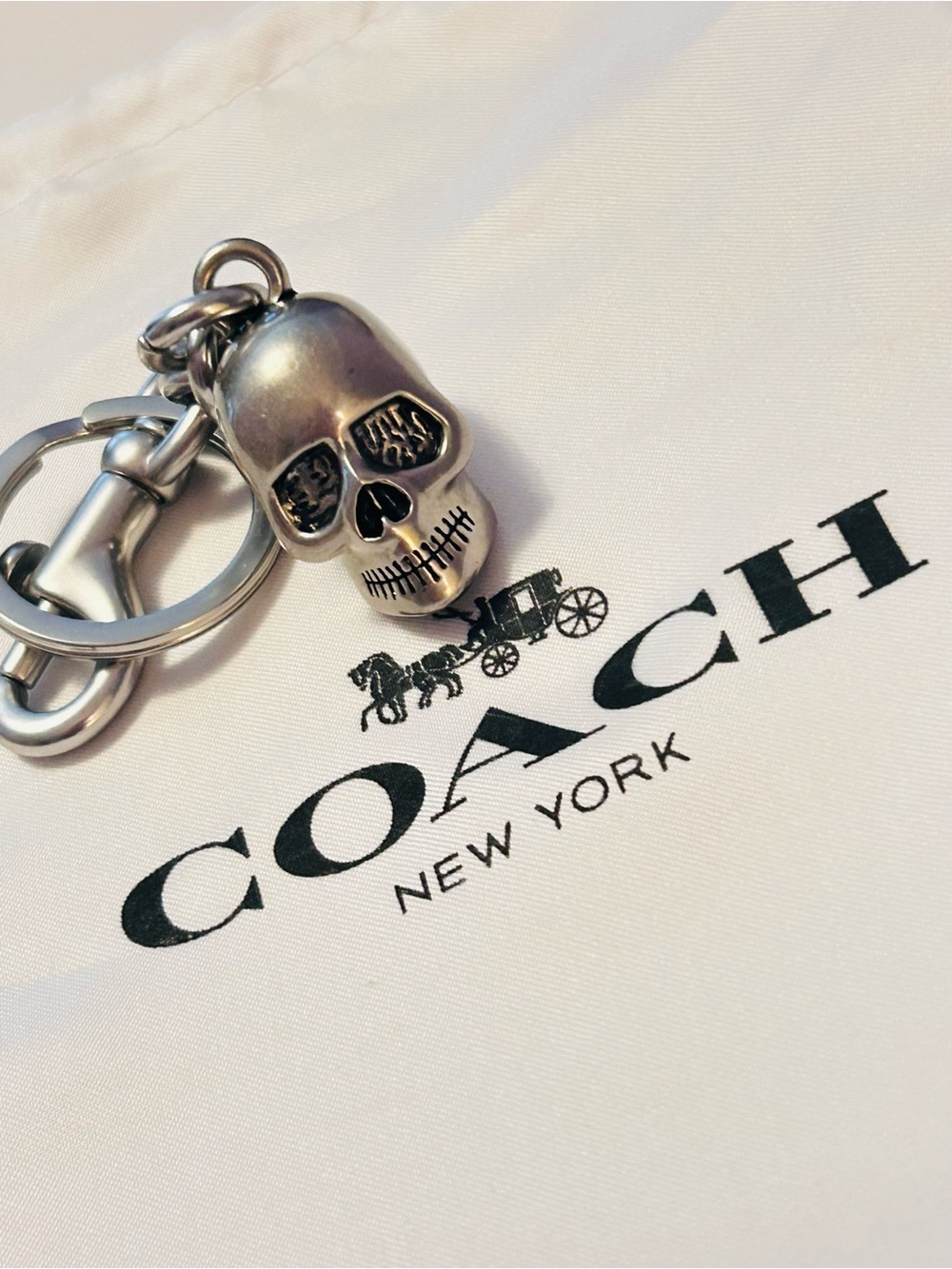 NWOT EXTREMELY RARE Coach Skull Bag Charm/ Keychain - Picture 16 of 16